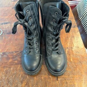 Blondo Black Leather Zip-Up Boots